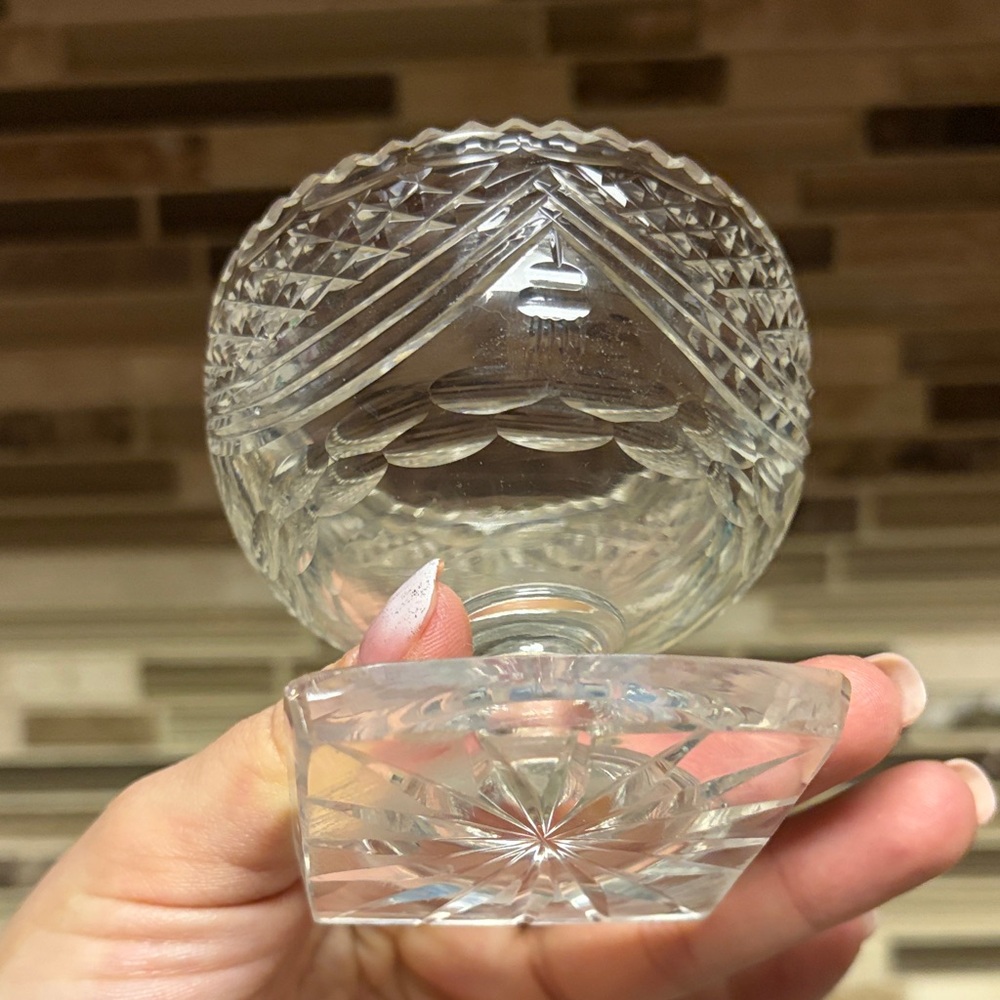 19th Century Diamond Cut Small Crystal Footed Compotes Anglo Irish (Set of 2) - Picture 6 of 8